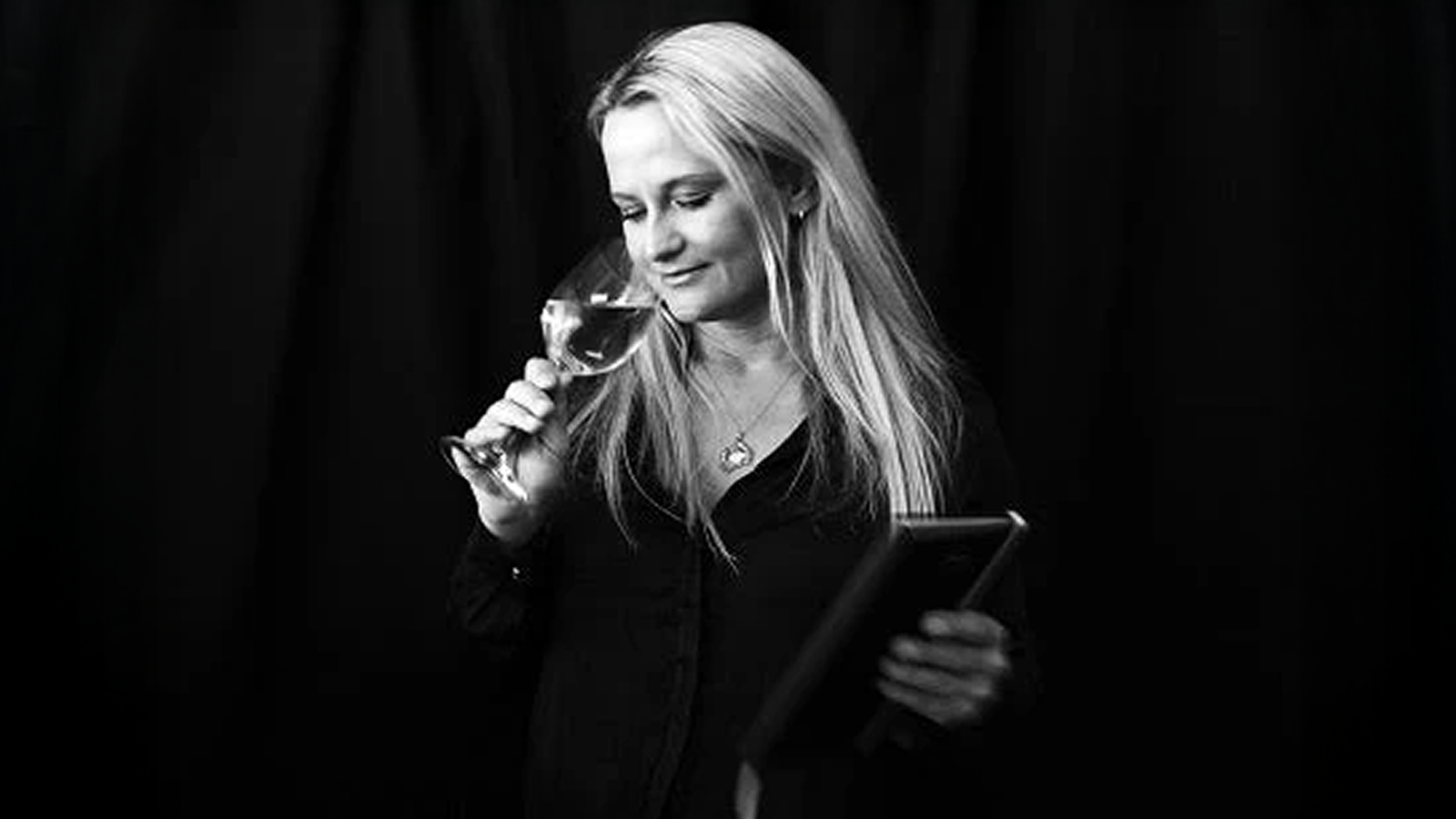Malu Lambert - WINE-OF-THE-MONTH-CLUB