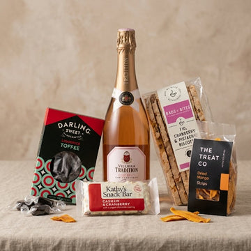 Luxe Box Villiera Tradition Brut Rosé 1.5L & Treat